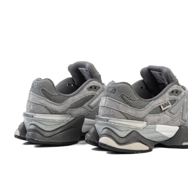 nb 9060 black castlerock (copy)